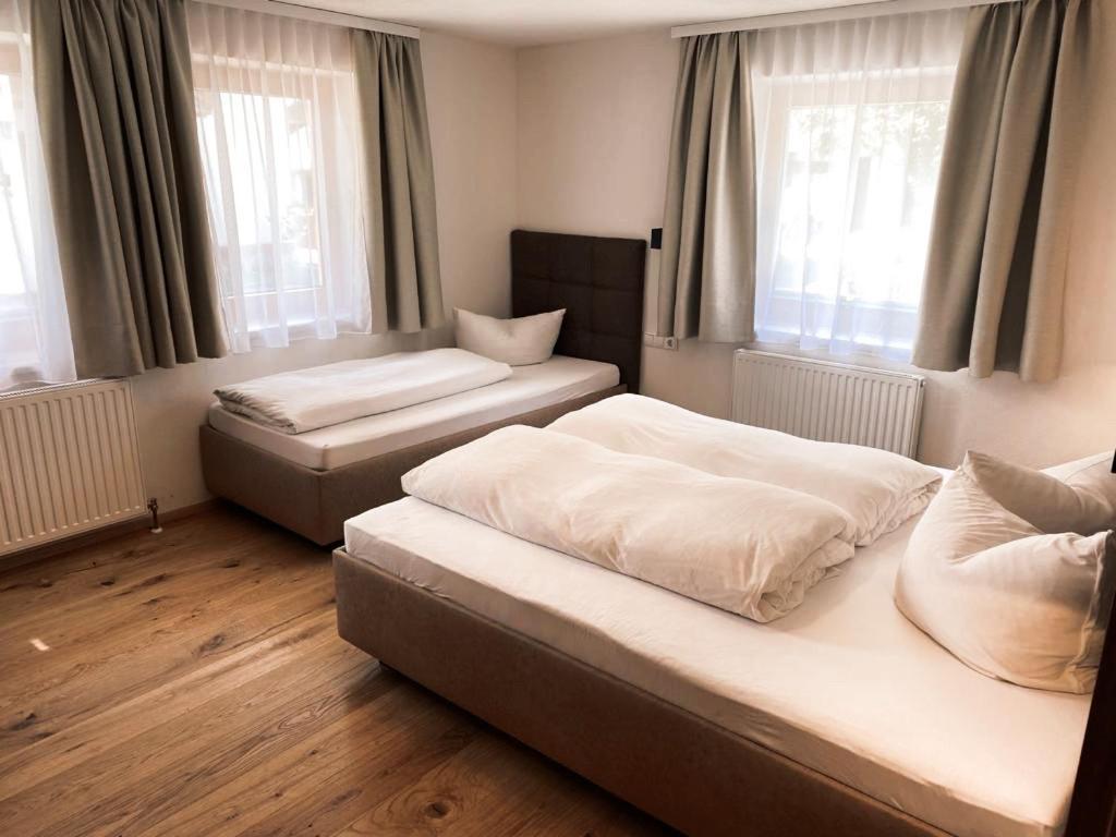 Ferienhaus Ragg เคาเนอร์ทาล ภายนอก รูปภาพ